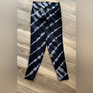 PINK Victoria's Secret Black and Gray Striped Leggings